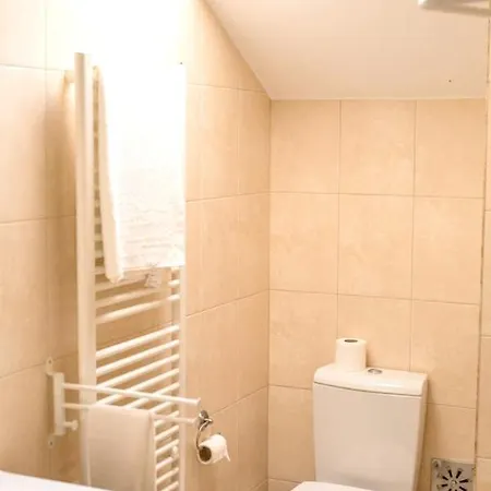 With 6 Bedrooms In Peraboa With Wonderful Mountain View Private Pool Furnished Garden *