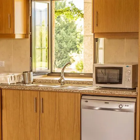 With 6 Bedrooms In Peraboa With Wonderful Mountain View Private Pool Furnished Garden Βίλα *
